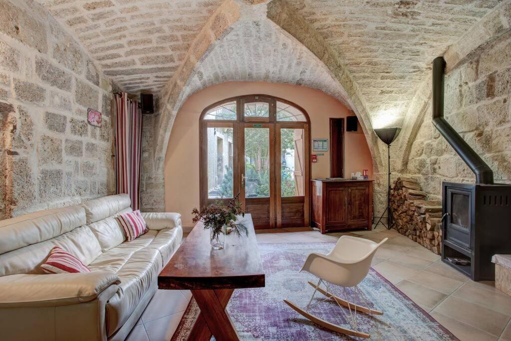 Stunning Medieval Getaway Vic-la-Gardiole Exteriör bild