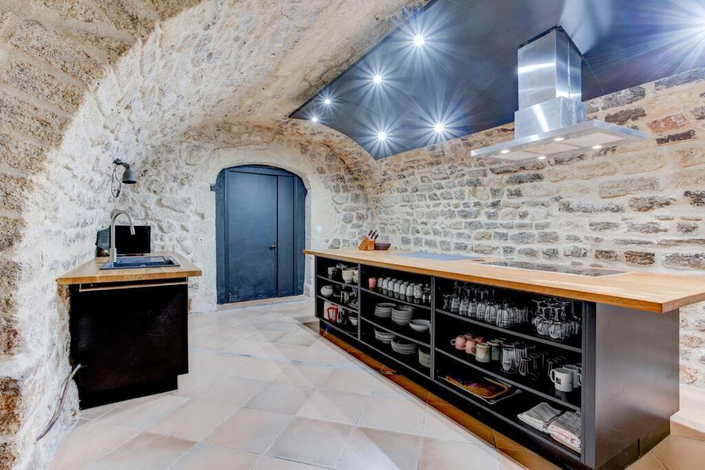 Stunning Medieval Getaway Vic-la-Gardiole Exteriör bild